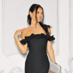 Jaki dekolt sukienki ładnie wyeksponuje biust?