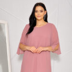 Modne sukienki w kwiaty – idealne rozwiązanie na wiosnę i lato