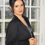 Jakie buty do czerwonej sukienki?