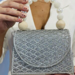 Jaka biżuteria do koronkowej sukienki?