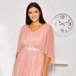 Modne sukienki na lato 2024 – poznaj aktualne trendy