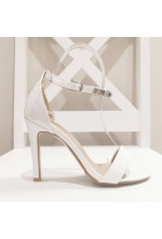 Białe sandały z ozdobnym zapięciem. Model: 3721 White