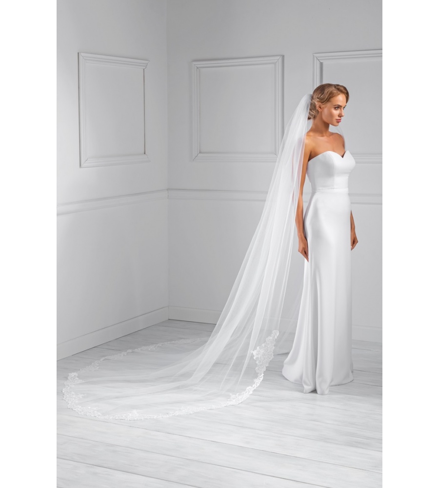 Długi biały welon zakończony koronką KOLOR BIAŁY Model: W157