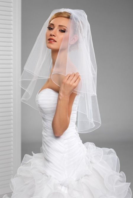 Gładki welon ślubny KOLOR ECRU/ŚMIETANKA Model: W5 Ivory