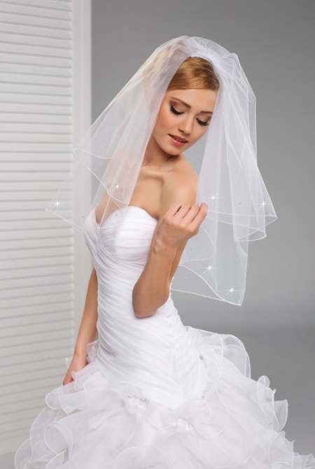 Welon zakończony mereżką i kryształkami KOLOR ECRU/ŚMIETANKA Model: W6 Ivory