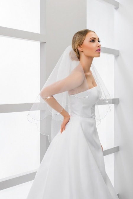 Welon ślubny z wyszywanymi koralikami KOLOR ECRU/ŚMIETANKA Model: W117 Ivory