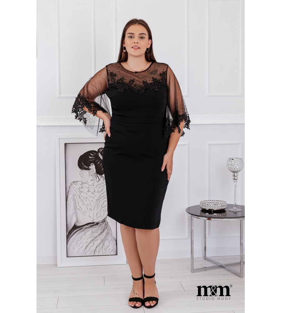 Elegancka sukienka midi z prostą spódnicą i szerokimi rękawkami w kolorze czarnym. Model: CU-6725