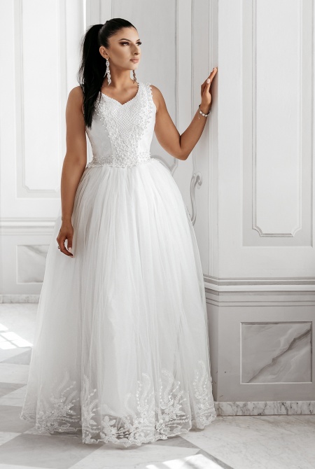 Sukienka ślubna tiulowa bogato zdobiona perełkami na dekolcie. MODEL: IP-6889