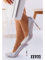 Beżowe szpilki z ozdobnym srebrnym obcasem. Model: 290 bez K