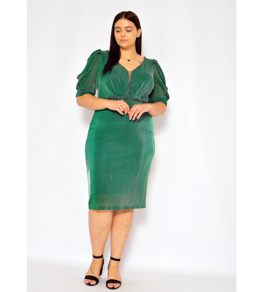 Sukienka midi bogato zdobiona w kolorze zielonym. MODEL:CU-7446