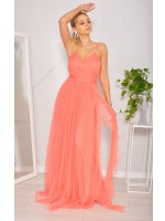 SUKIENKA MAXI TIULOWA NA CIENKICH RAMIĄCZKACH W KOLORZE KORALOWYM. MODEL: IP-8212