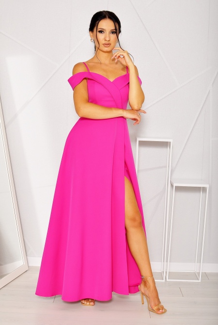 Sukienka maxi w kolorze fuksji wiązana na plecach z opadającymi ramionami. MODEL: KM-8332