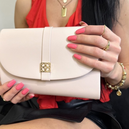 Torebka wizytowa w kolorze różowym .MODEL:T-1060