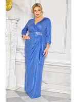 SUKIENKA MAXI Z MARSZCZENIEM I APLIKACJĄ PO BOKU W KOLORZE NIEBIESKIM. MODEL: CU-8828