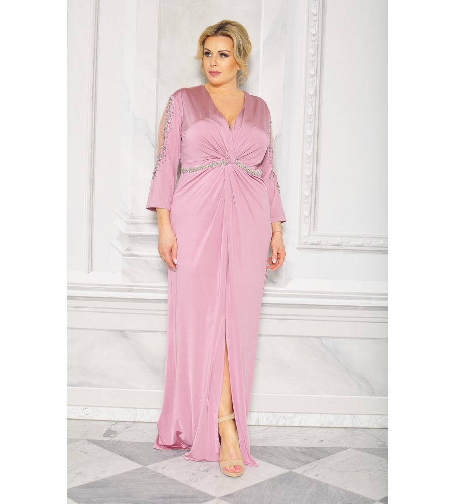 Sukienka maxi w kolorze pudrowego różu z cyrkoniami na rekawkach i w talii. .MODEL:CU-8841