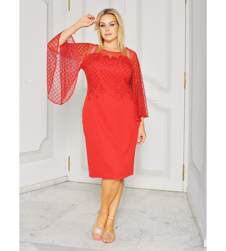 Elegancka sukienka midi w kolorze czerwonym z nietuzinkowymi rękawami.MODEL:CU-8874