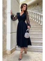 Sukienka midi w kolorze czarnym. Model: BC-9077