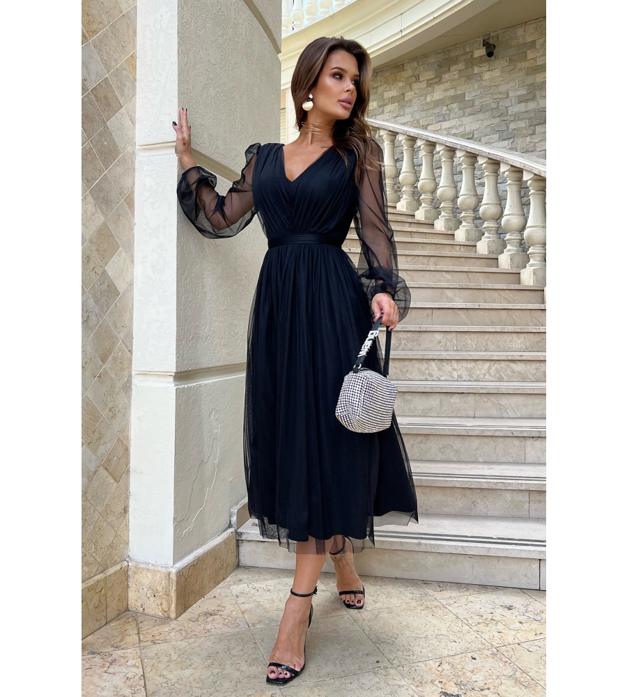 Sukienka midi w kolorze czarnym. Model: BC-9077