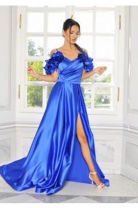 Zjawiskowa sukienka satynowa w kolorze szafirowym z ozdobnymi kwiatami na ramionach. Model: VH-9210