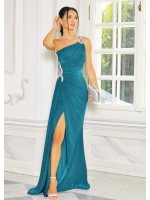 Sukienka maxi na jedno ramię z ozdobą w talii oraz na ramieniu w kolorze niebieskim. Model: DK-9219