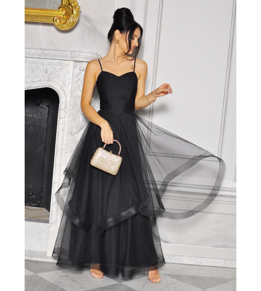 Sukienka maxi z asymetrycznym tiulowym dołem.MODEL:KM-9357