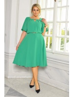 Sukienka szyfonowa w kolorze zielonym ze złotym zdobieniem w pasie.MODEL: TR-9501