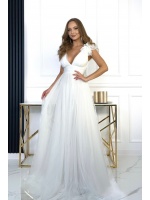 Sukienka Ślubna w pięknym białym kolorze. Model: IP-9574