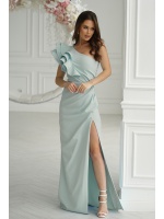 SUKIENKA MAXI W KOLORZE MIĘTOWYM NA JEDNO RAMIĘ Z PIÓRKAMI ORAZ FALBANĄ. MODEL: BC-9703