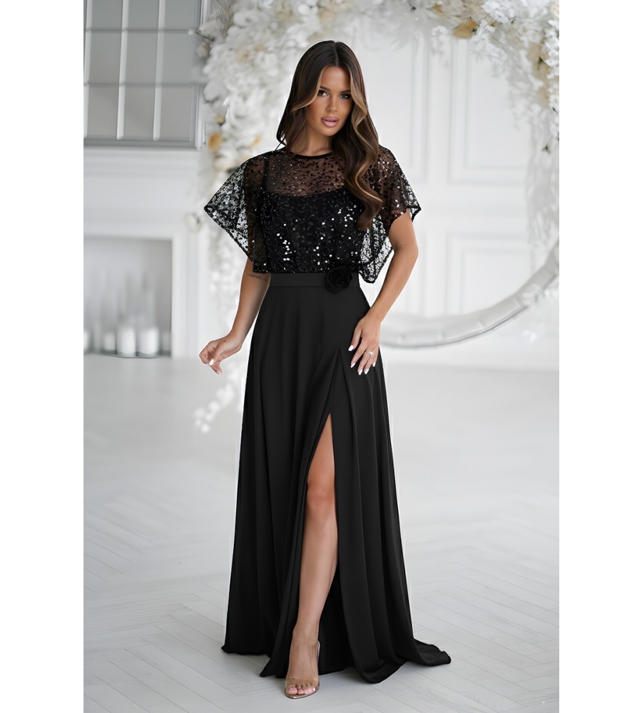 Sukienka maxi z narzutką cekinową w kolorze czarnym. MODEL: BC-9777