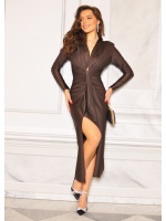 Satynowa maxi z długim rękawem i dużym rozcięciem na dekolcie w kolorze czekoladowym. IP-9781