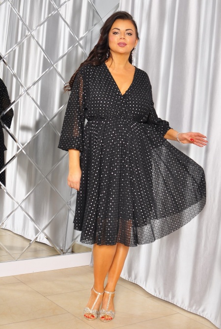 SUKIENKA ROZKLOSZOWANA Z GUMKA W TALI I RĘKAWKIEM W KOLORZE CZARNYM.MODEL: IP-9844