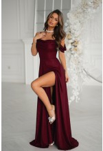 SUKIENKA MAXI W KOLORZE CZERWONYM Z DROBINKĄ Z OPADAJĄCYMI RĘKAWKAMI. MODEL: BC-9890